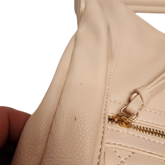 Quilted White Sand Hobo Bag - Picture 13 of 13